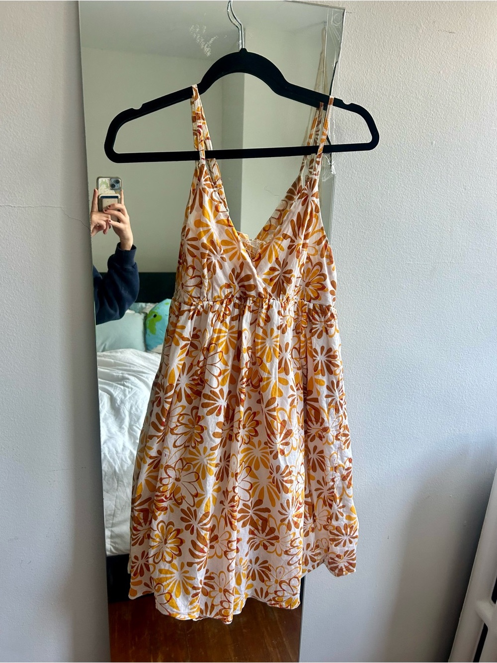 American Vintage / Floral Spaghetti-Strap Sundress in White and Mustard 🌼💛